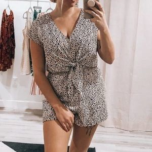She + Sky Tie Front Speckled Romper Medium